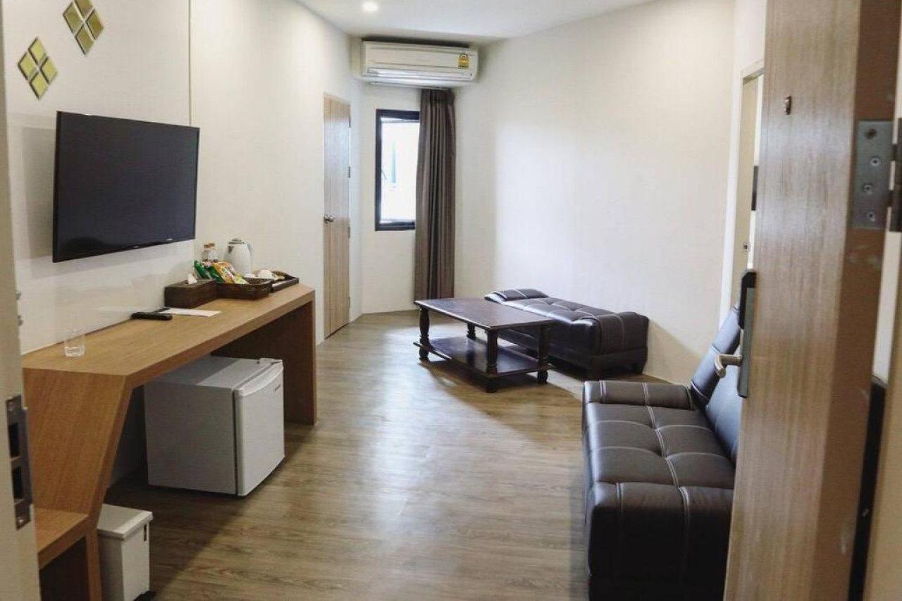 Srilamduan Hotel Sisaket Bagian luar foto