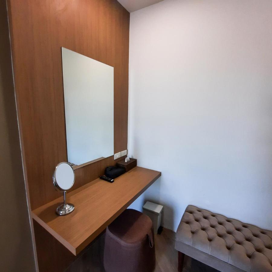 Srilamduan Hotel Sisaket Bagian luar foto