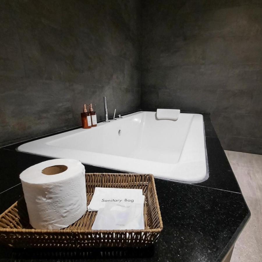Srilamduan Hotel Sisaket Bagian luar foto