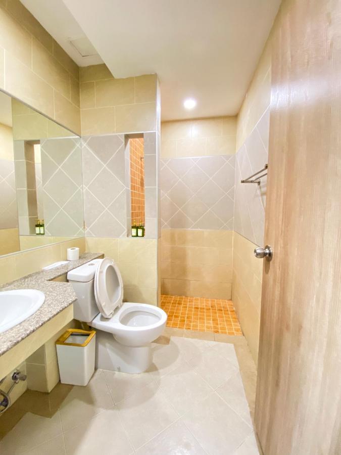 Srilamduan Hotel Sisaket Bagian luar foto