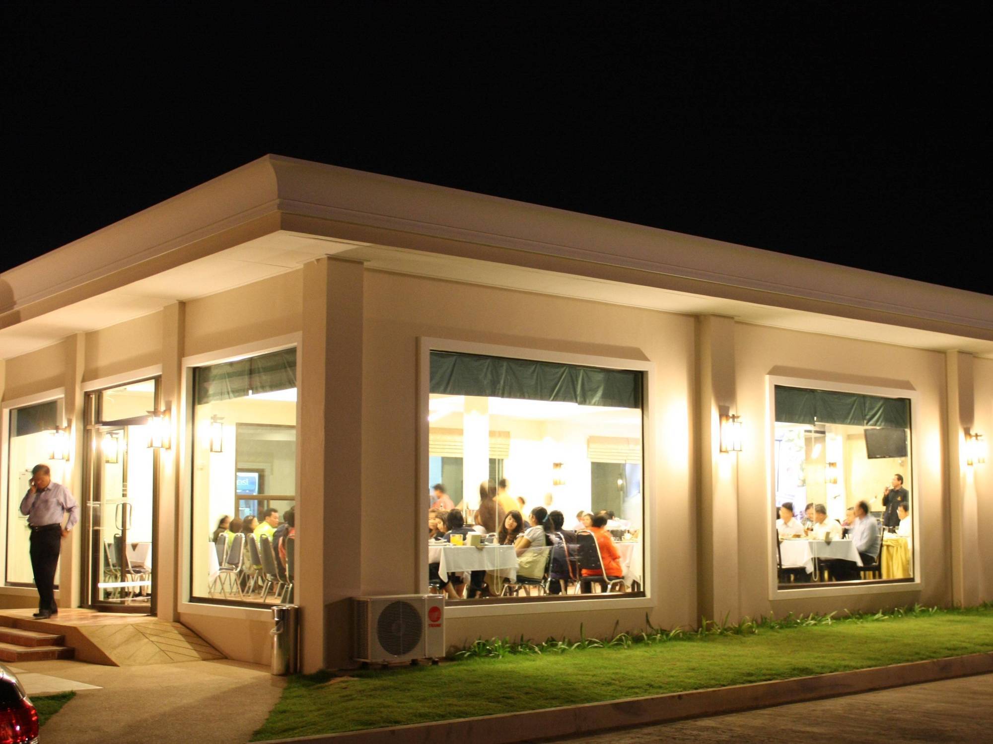 Srilamduan Hotel Sisaket Bagian luar foto