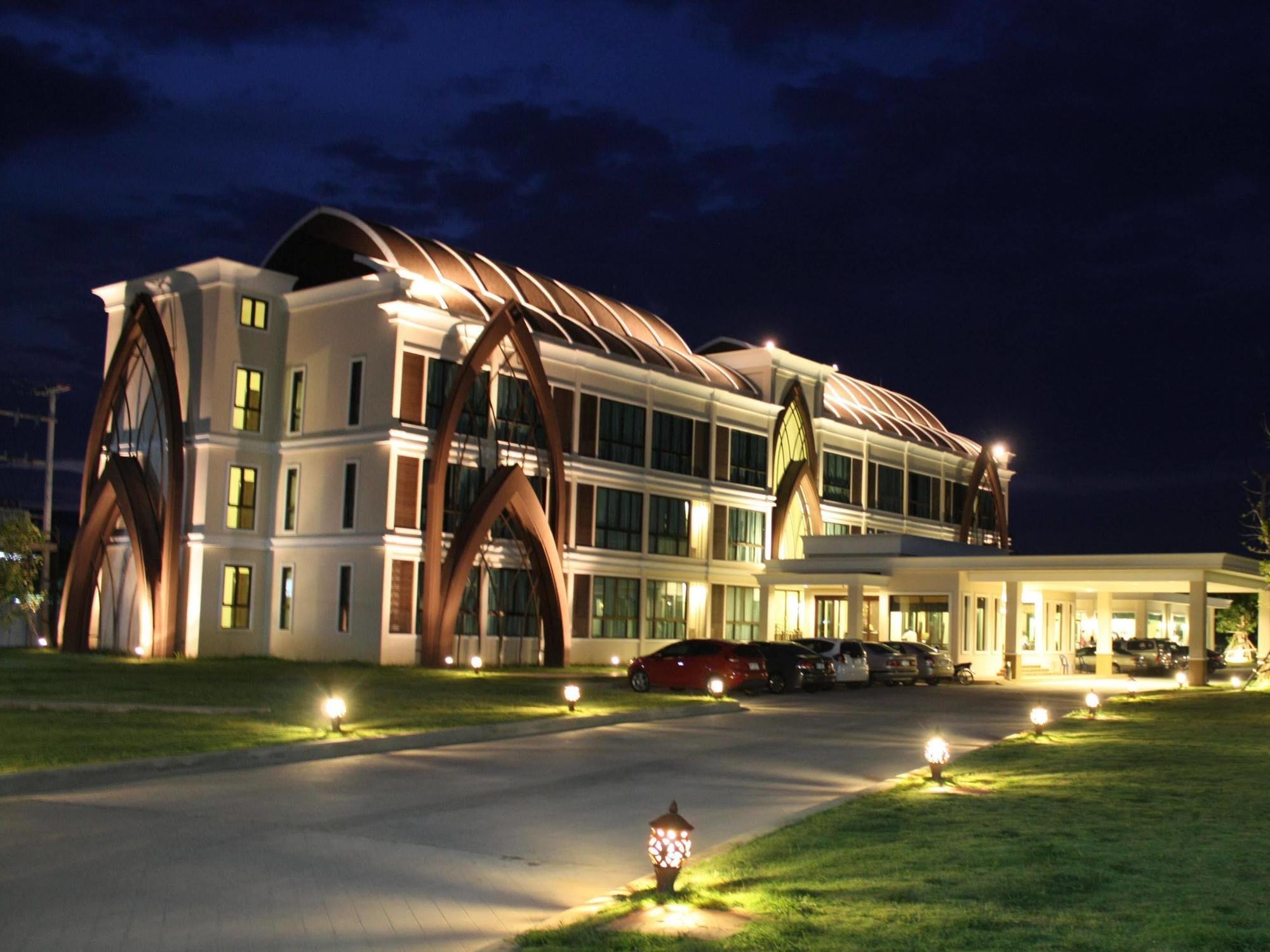 Srilamduan Hotel Sisaket Bagian luar foto