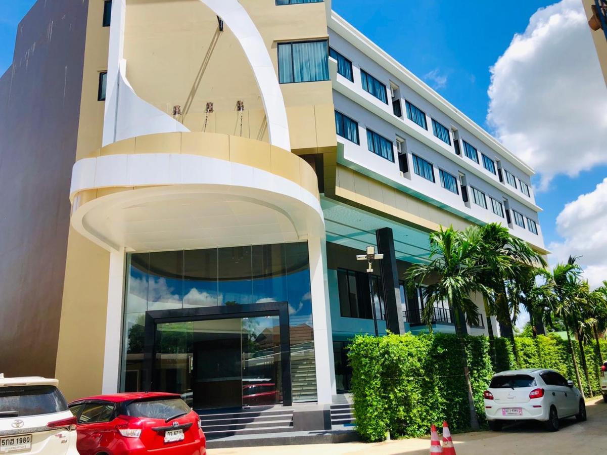 Srilamduan Hotel Sisaket Bagian luar foto